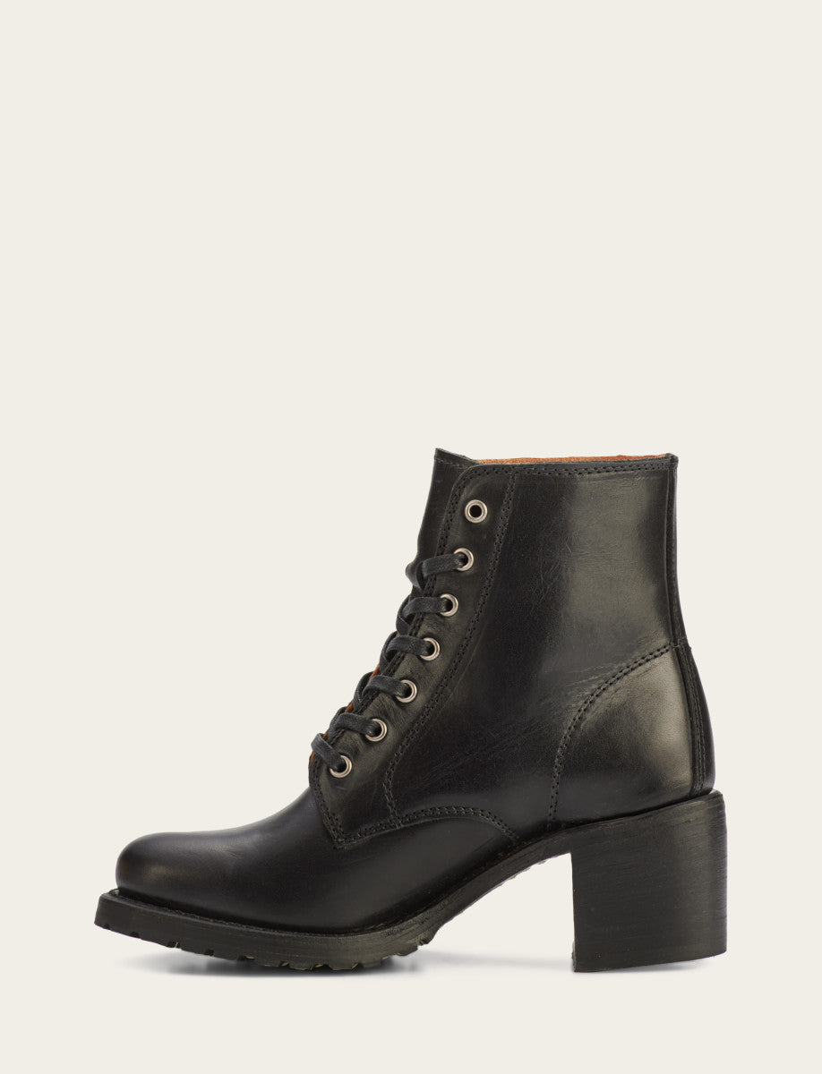 Women's Black Sabrina 6G Lace Up Boots - Black
