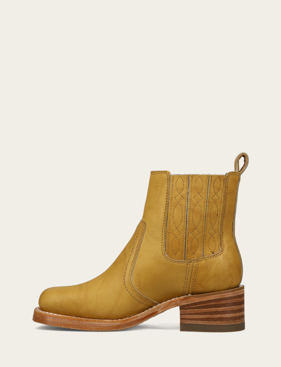 Women's Banana Campus Chelsea Booties - Banana