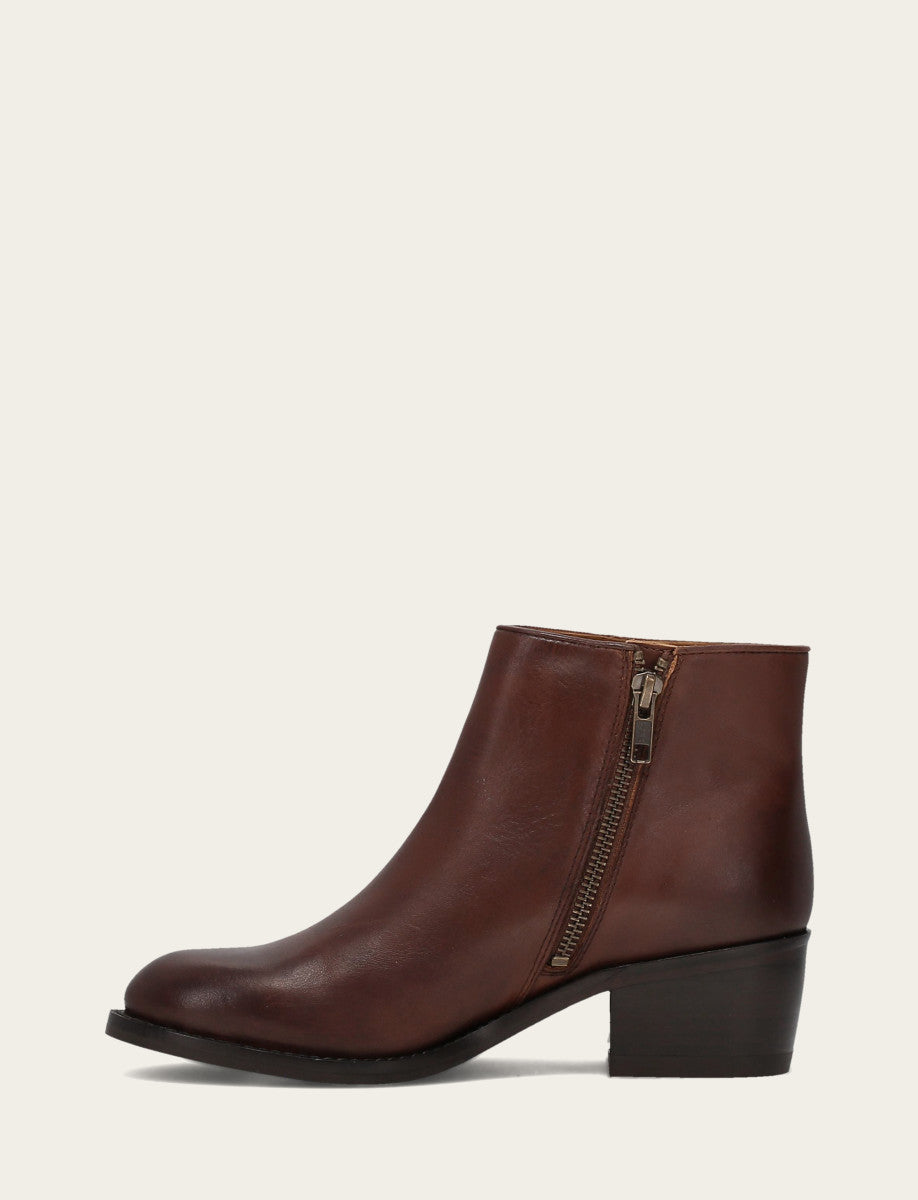 Women's Saddle Carson 2 Piping Booties - Saddle