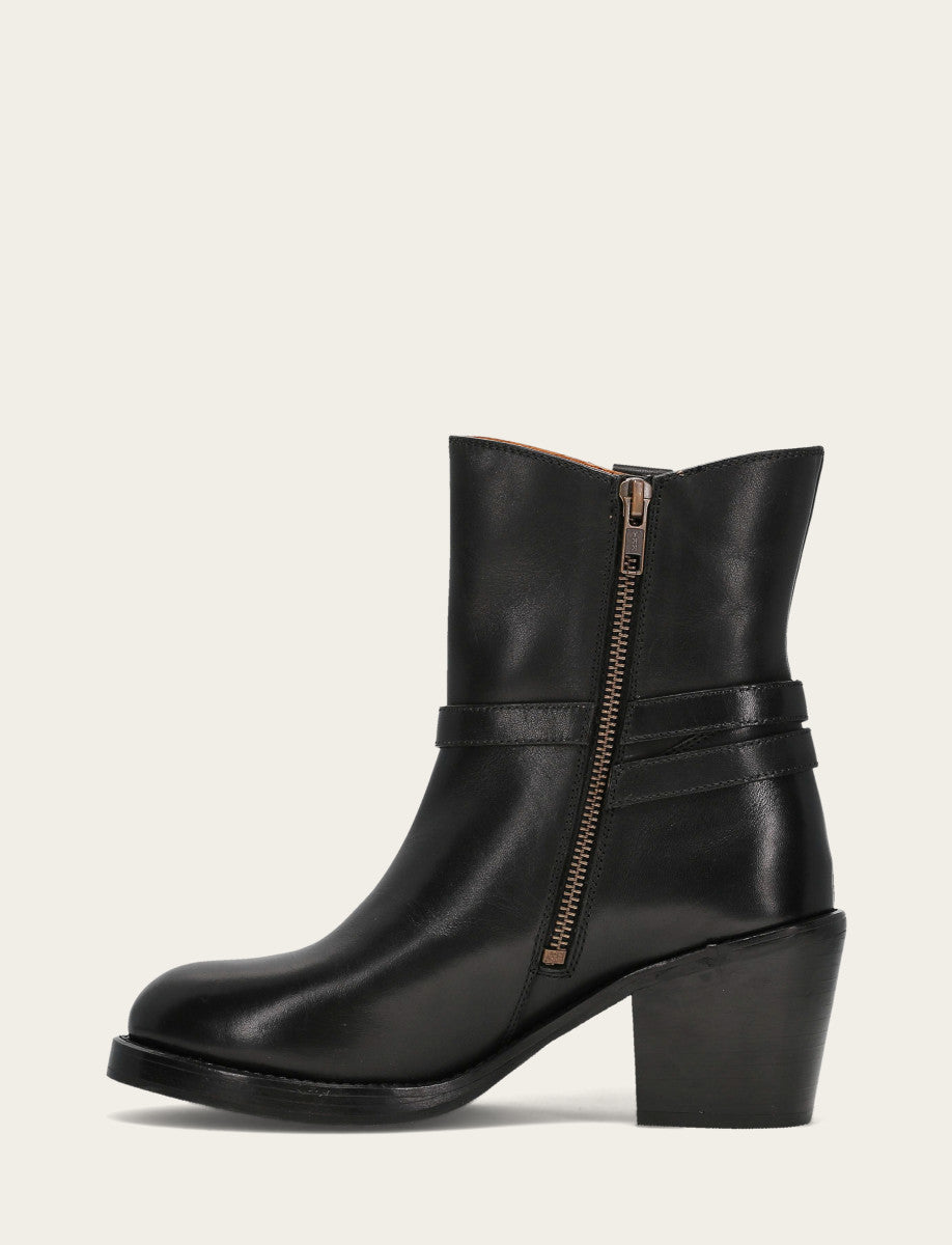 Women's Black Rylee Belted Inside Zip Boot - Black