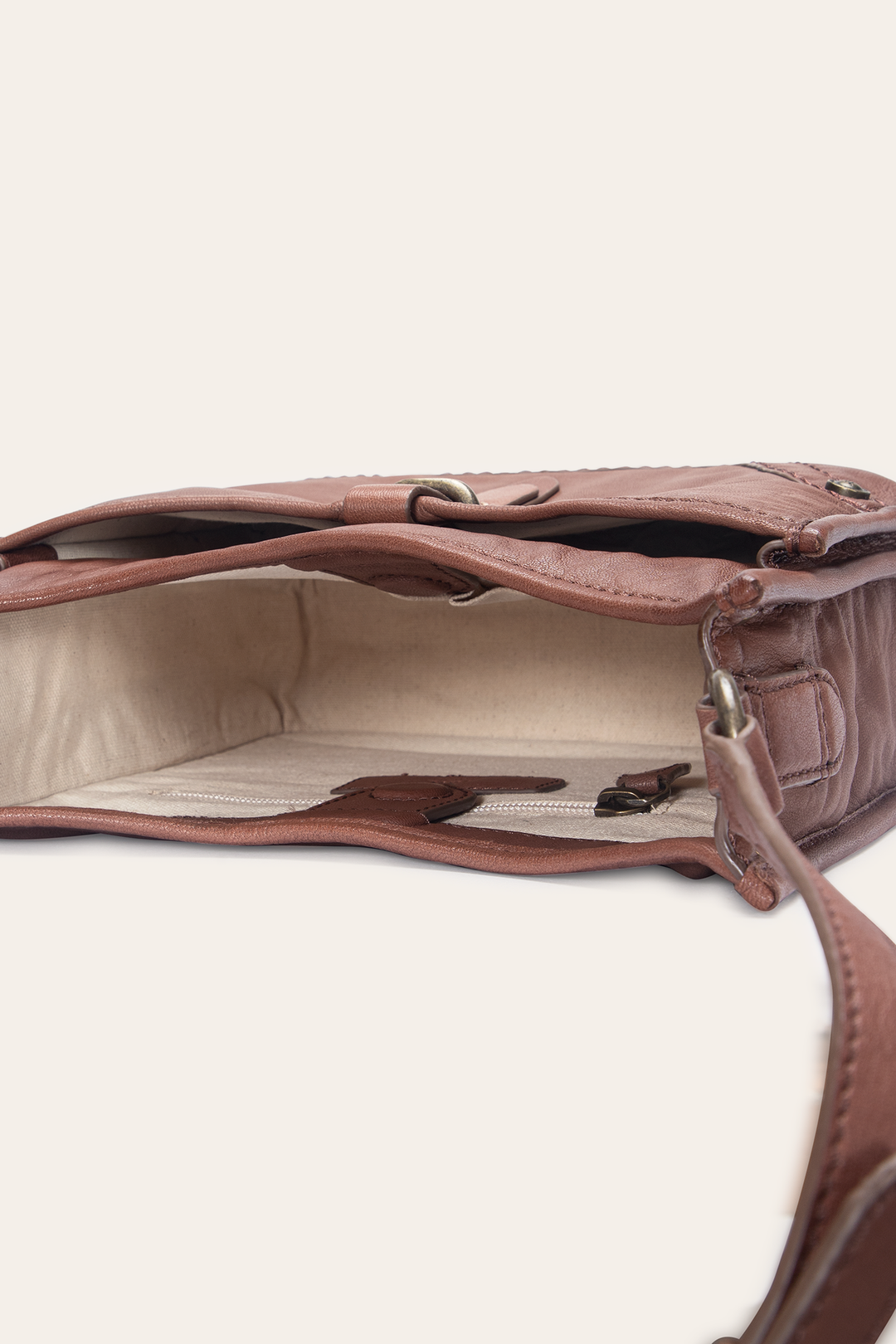 Campus Cognac Crossbody - Cognac