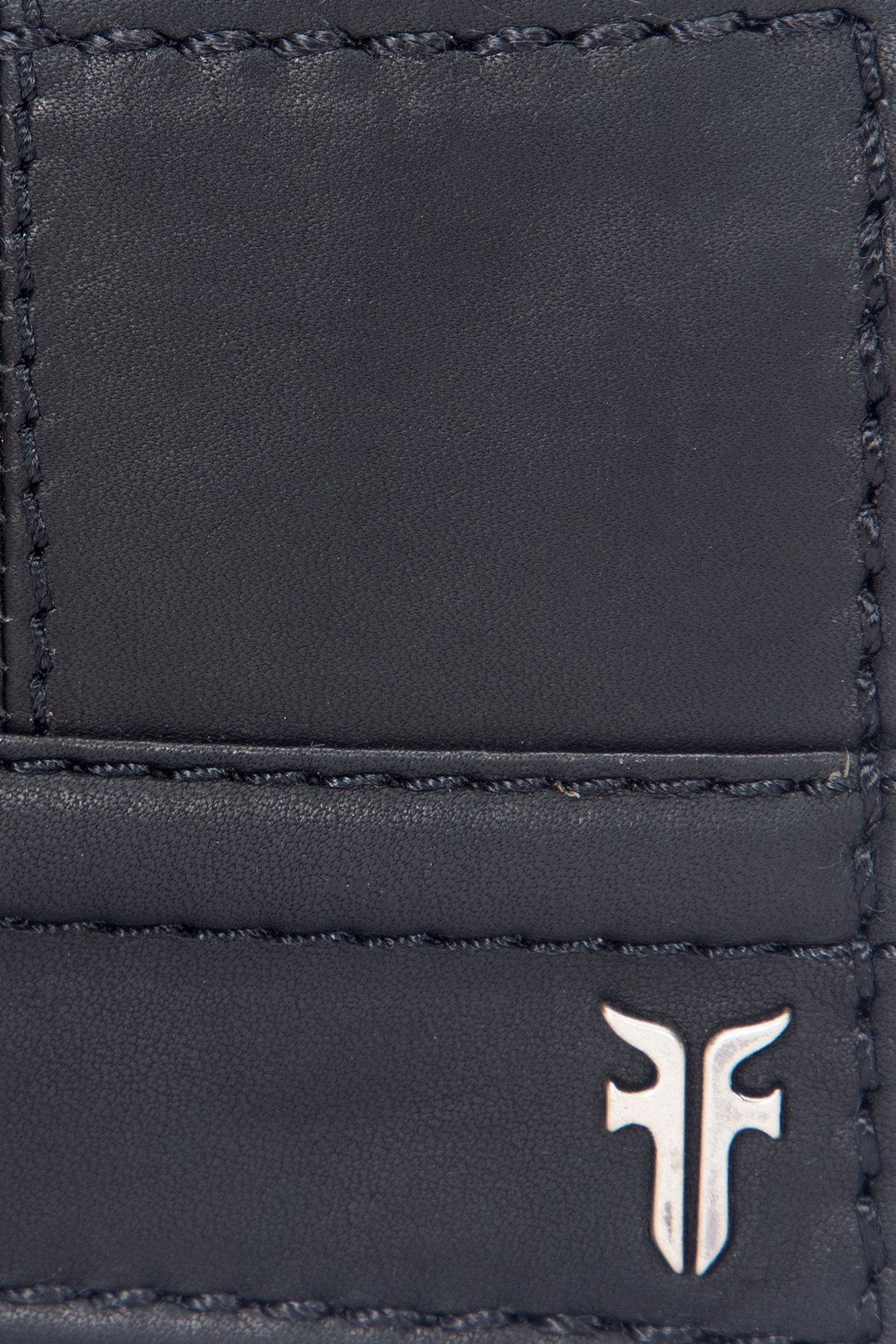 Nash Black Bifold With Foldout Cc - Black